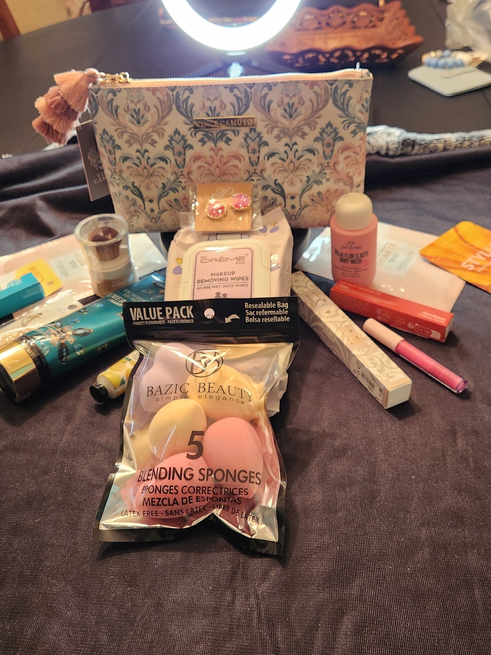 Vince Camuto's Beauty Bundle-15 Piece. MSRP=$194